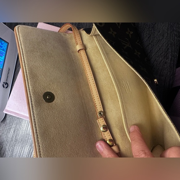 Louis Vuitton Monogram Twin Pochette preloved in pristine condition - Picture 8 of 9